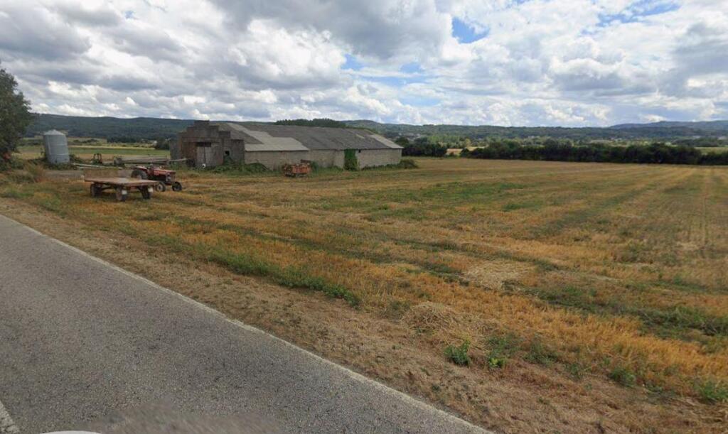 Imagen 4 de Se vende nave con finca de 28.000 metros cuadrados