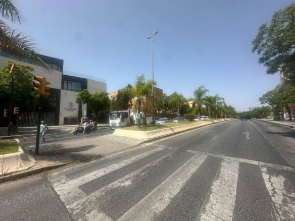 Imagen 1 de ESPACIOSO PISO EN LA AVENIDA CARLOS HAYA