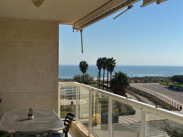 Imagen 2 de Apartamento exclusivo en primera línea de la playa