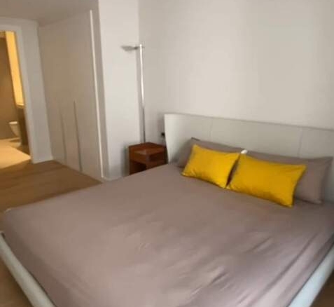 Imagen 2 de Hermoso apartamento en edificio modernista con vistas al mar.