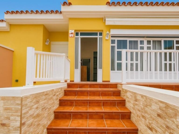 Imagen 1 de En venta casa adosada en Adeje – Zona Las Torres