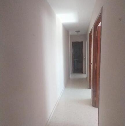 Imagen 3 de SE VENDE PISO MUY AMPLIO Y LUMINOSO DE 4 HABITACIONES EN ESTEPONA