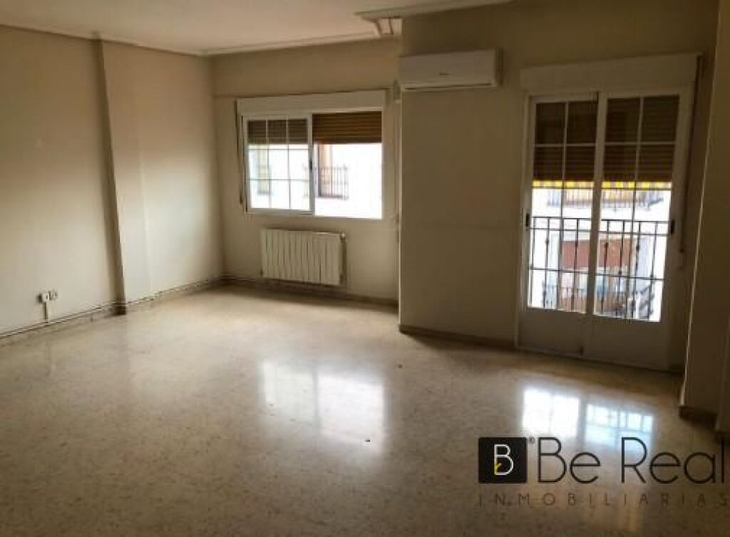 Imagen 2 de AMPLIO PISO EN EL CENTRO DE DON BENITO (BADAJOZ)