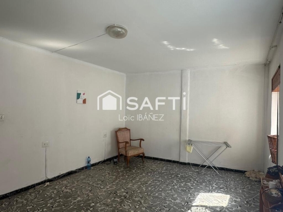 Imagen 3 de Casa de pueblo para reformar en el corazón de Oliva – 210 m²