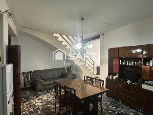 Imagen 1 de Casa de pueblo para reformar en el corazón de Oliva – 210 m²