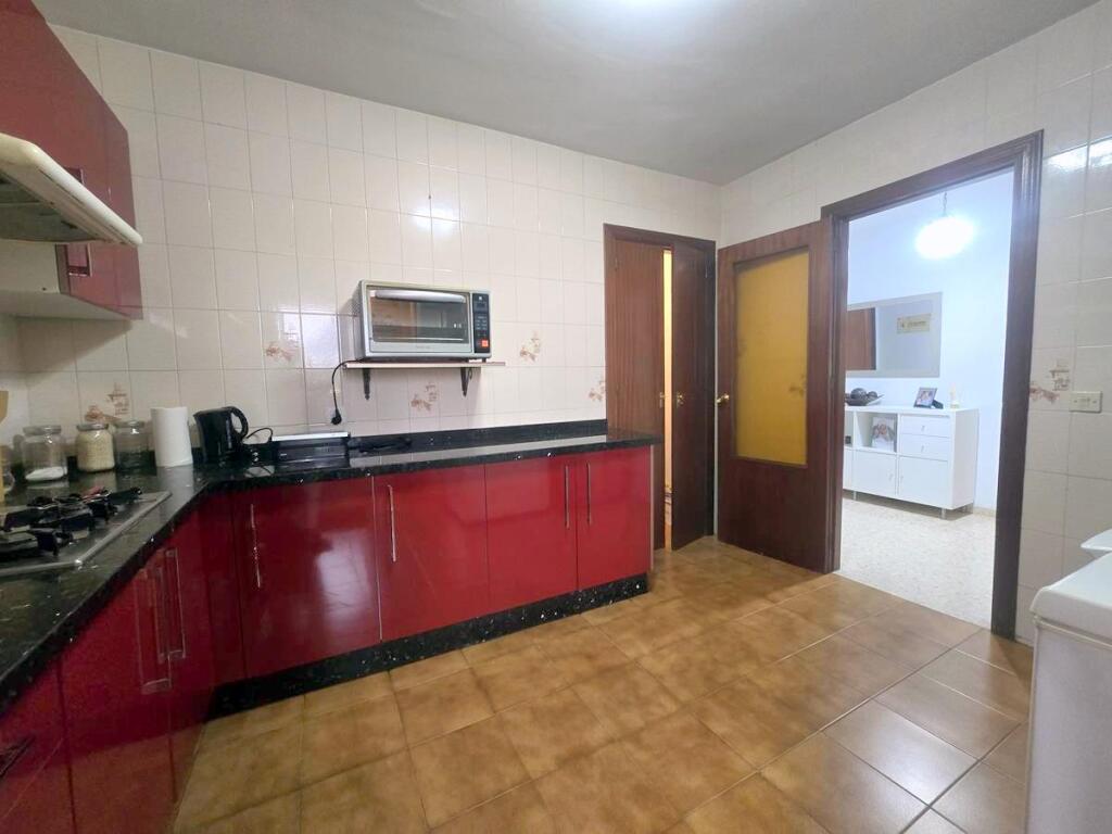 Imagen 4 de ¡DOBLE OPORTUNIDAD! ESPECTACULAR PISO DE 4 DORMITORIOS CON PARKING EN TEATINOS - EL CÓNSUL