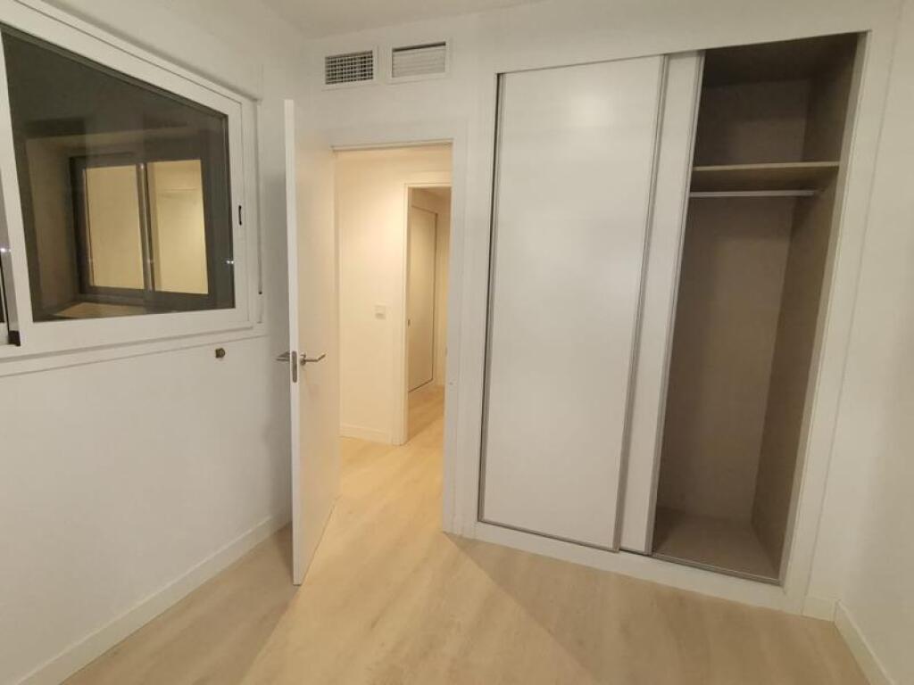 Imagen 2 de SE ALQUILAR PARA LARGA TEMPORADA PISO DE 3 HABITACIONES CON GARAJE
