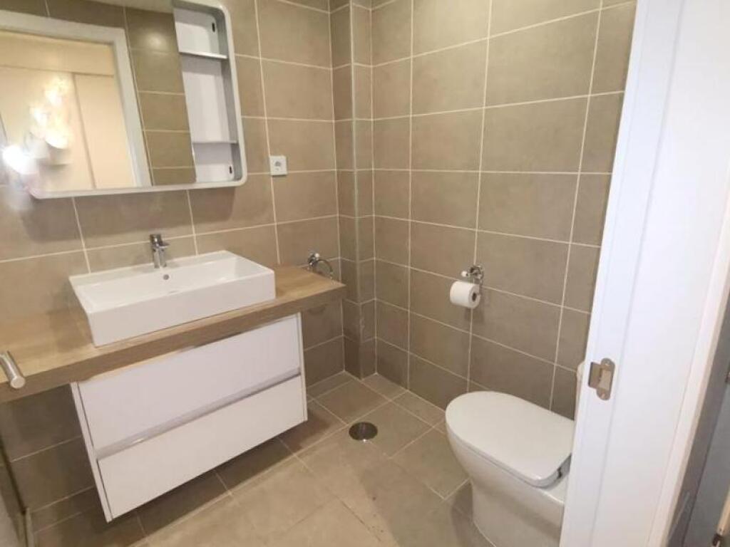 Imagen 3 de SE ALQUILAR PARA LARGA TEMPORADA PISO DE 3 HABITACIONES CON GARAJE
