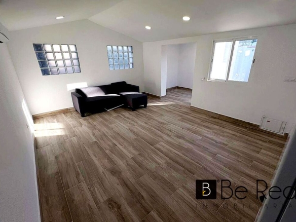 Imagen 4 de EN ALQUILER PISO INDEPENDIENTE CON TERRAZA EN SEVILLA LA NUEVA (MADRID).