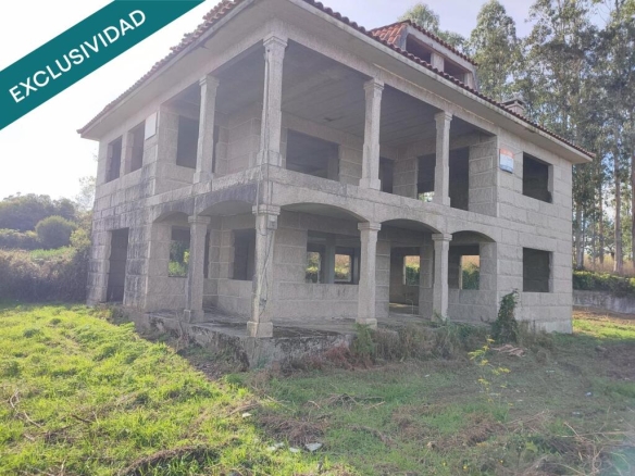 Imagen 2 de Casa de piedra 362 m² útiles distribuidos en planta baja