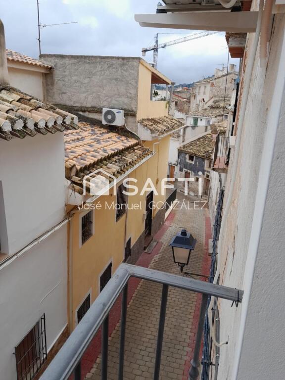 Imagen 3 de Casa a reformar a tan sólo 2 minutos del centro