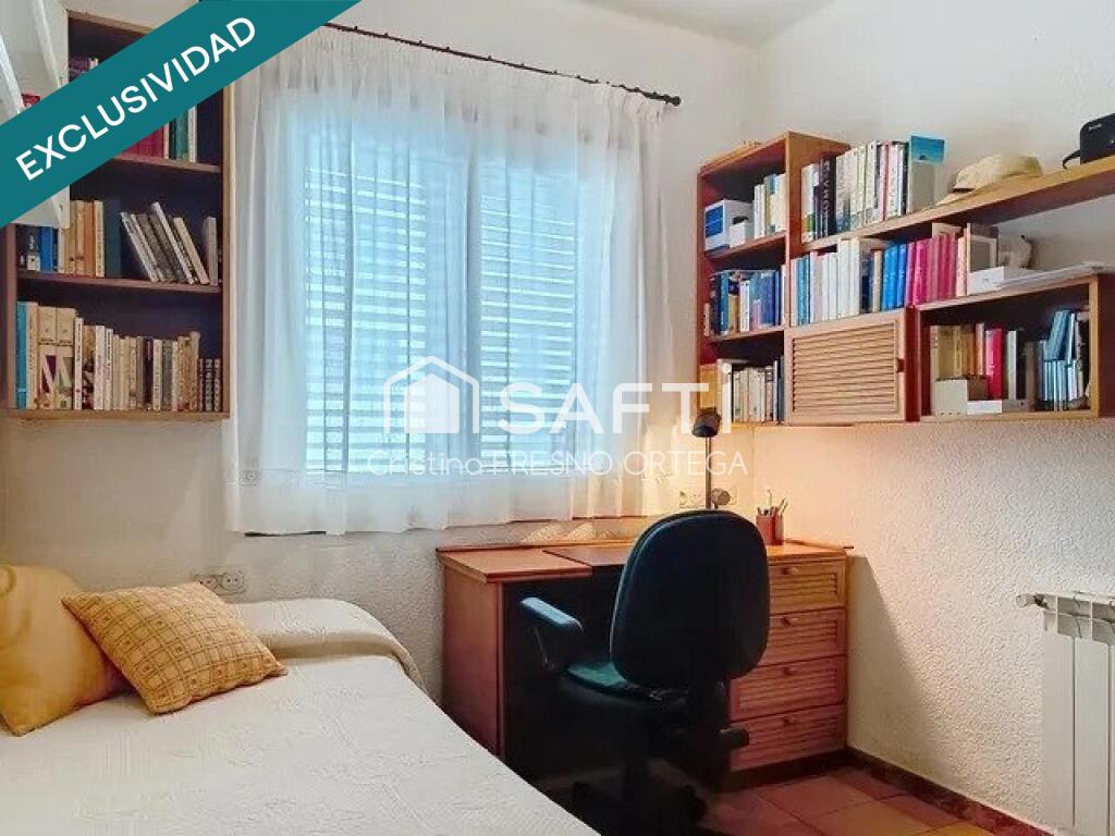 Imagen 2 de Amplio piso de 4 habitaciones en tercera planta con ascensor