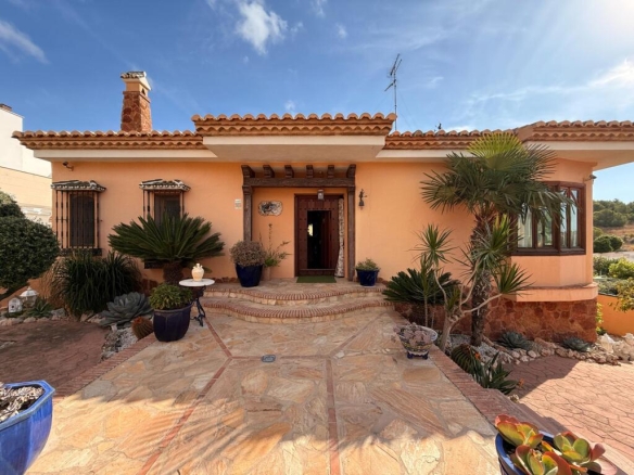 Imagen 1 de Casa-Chalet en Venta en Torremolinos Málaga - El Club del Propietario Imagen 1 de Casa-Chalet en Venta en Torremolinos Málaga