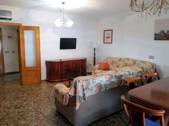 Imagen 1 de AMPLIO PISO EN TEATINOS CON ORIENTACIÓN ESTE DE 3 HABITACIONES