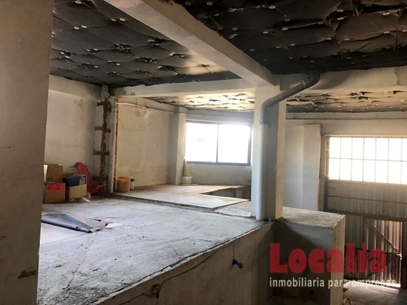 Imagen 3 de Interesante local  de 220 m² en Torrelavega.