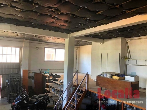 Imagen 4 de Interesante local  de 220 m² en Torrelavega.