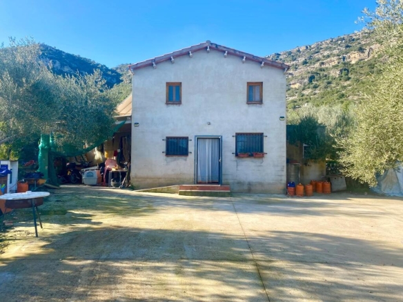 Imagen 1 de Casa de campo en zona tranquila con buenas vistas