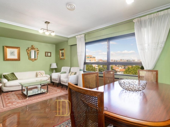 Imagen 1 de HOGAR FAMILIAR EN LA MEJOR FINCA DEL BARRIO Y CON LAS MEJORES VISTAS.