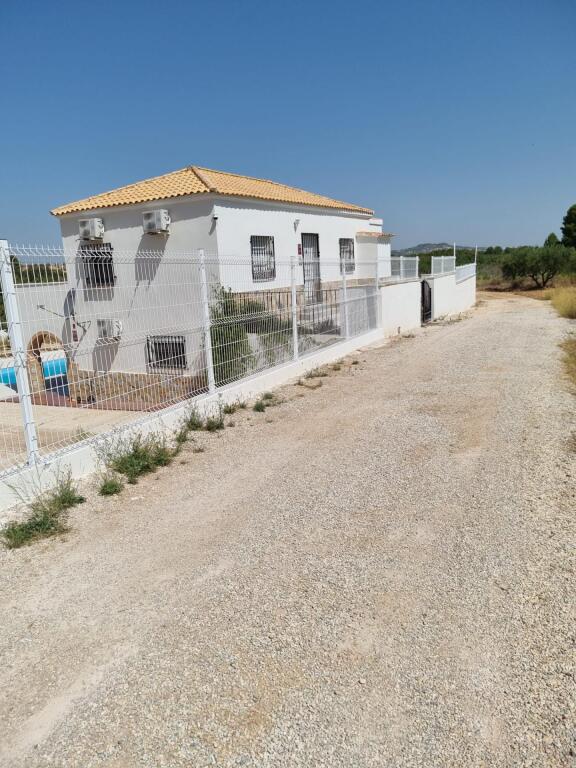 Imagen 2 de Estupenda finca en Pliego-Mula con dos viviendas para entrar a vivir !!