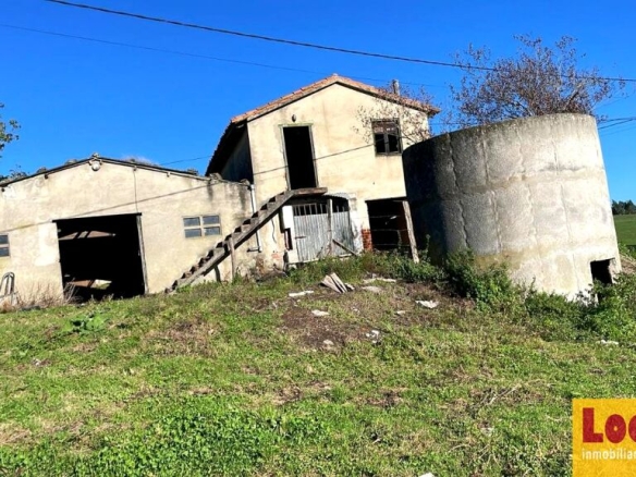 Imagen 1 de Amplia finca con cabaña en Hazas de Cesto - El Club del Propietario Imagen 1 de Amplia finca con cabaña en Hazas de Cesto