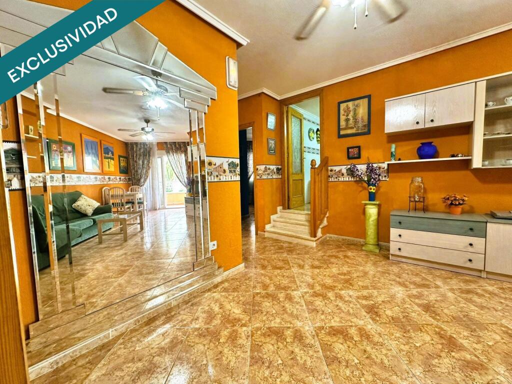 a solo 500 metros de la playa La Roqueta a solo 500 metros de la playa La Roqueta