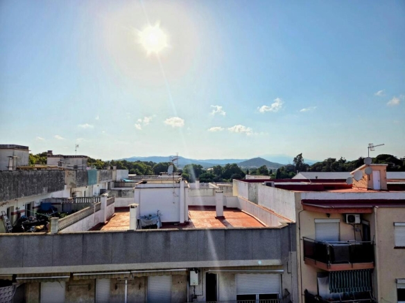 Imagen 2 de Gran piso con piscina y parking en Blanes