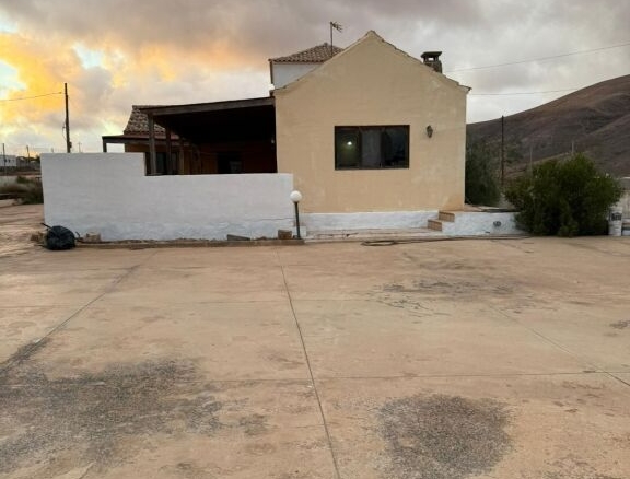 Imagen 2 de Casa de pueblo en Venta en Puerto Del Rosario Las Palmas