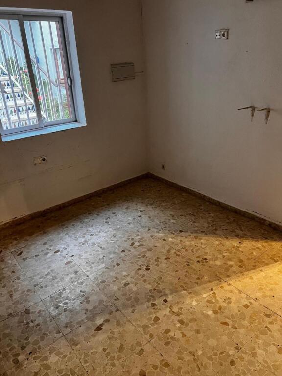 EN PLENO CENTRO DE CHICLANA.