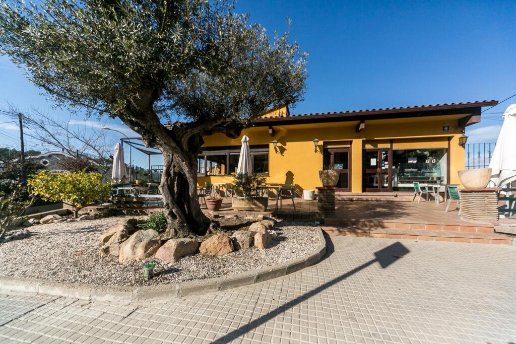 Imagen 2 de Restaurante con casa en preciosa ubicación de Cerdanyola