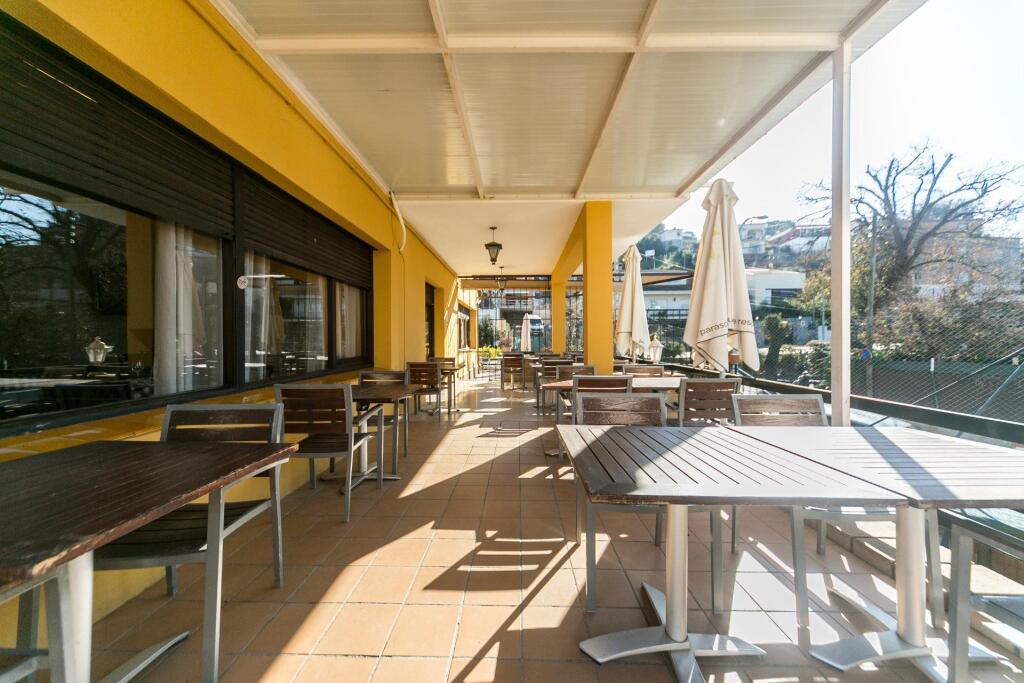 Imagen 4 de Restaurante con casa en preciosa ubicación de Cerdanyola