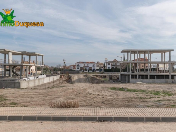 Imagen 2 de Solar urbano en la entrada de Las Gabias (Urb. Los Chopos).