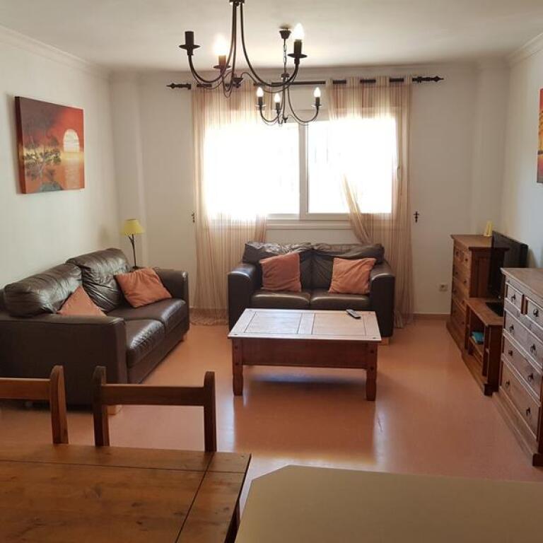 Imagen 2 de LUMINOSO APARTAMENTO EN ALQUILER - PLAYA Y PISCINA COMUNITARIA