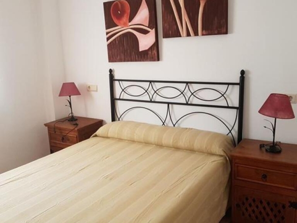 Imagen 4 de LUMINOSO APARTAMENTO EN ALQUILER - PLAYA Y PISCINA COMUNITARIA