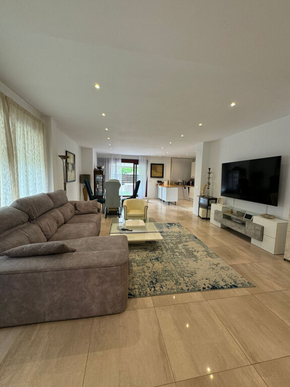 Imagen 2 de Casa-Chalet en Venta en Estepona Málaga