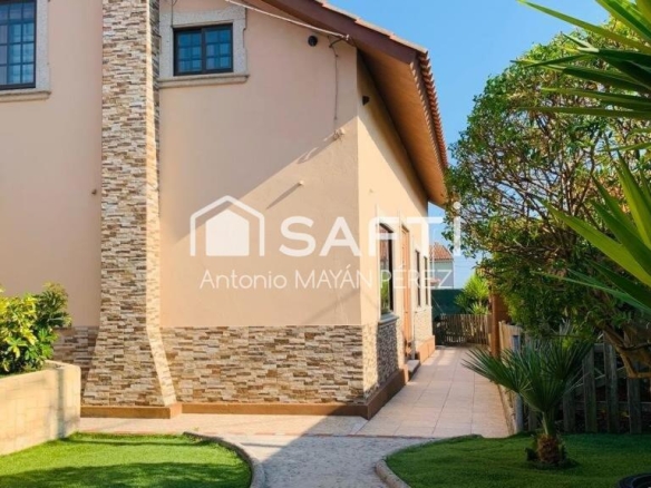 Imagen 4 de CASA EN VENTA EN AREEIROS - CASTIÑEIRAS - RIBEIRA