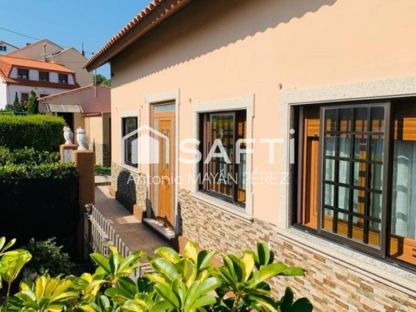 Imagen 1 de CASA EN VENTA EN AREEIROS - CASTIÑEIRAS - RIBEIRA