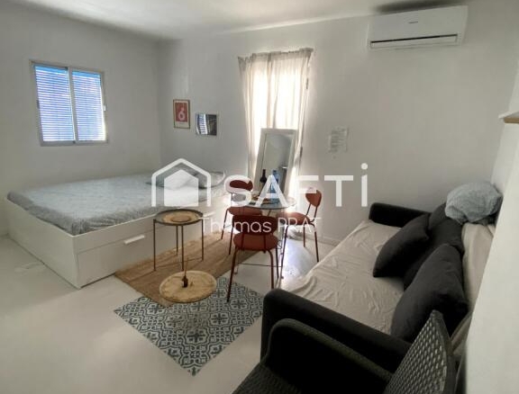 Imagen 3 de Rara oportunidad en Sevilla - Casa de pueblo dividida en 6 estudios turísticos.