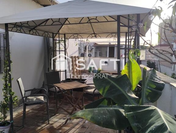 Imagen 1 de Rara oportunidad en Sevilla - Casa de pueblo dividida en 6 estudios turísticos.