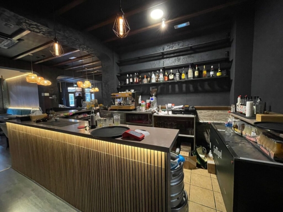 Imagen 4 de Nave comercial en Traspaso en Torrevieja Alicante