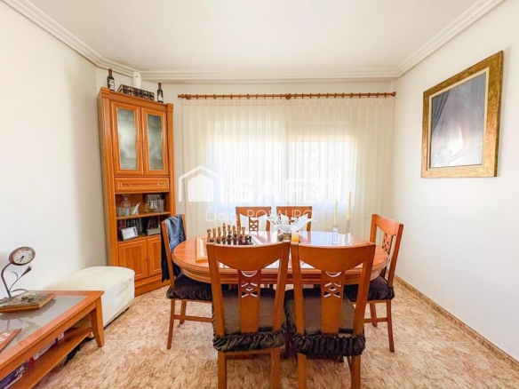 garaje y todas las comodidades