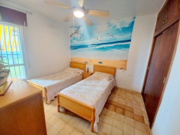 Imagen 4 de EN VENTA BAJO EN PRIMERA LÍNEA DE PLAYA EN SABINILLAS