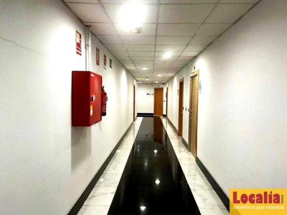 Imagen 1 de Oficinas con plaza de garaje incluida