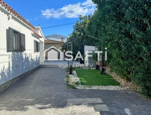 Imagen 2 de Encantadora casa en una de las mejores zonas de Empuriabrava