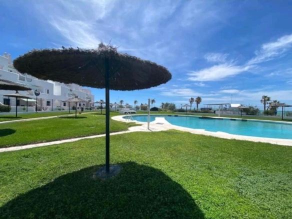 Imagen 3 de APARTAMENTO EN PRIMERA LINEA DE PLAYA