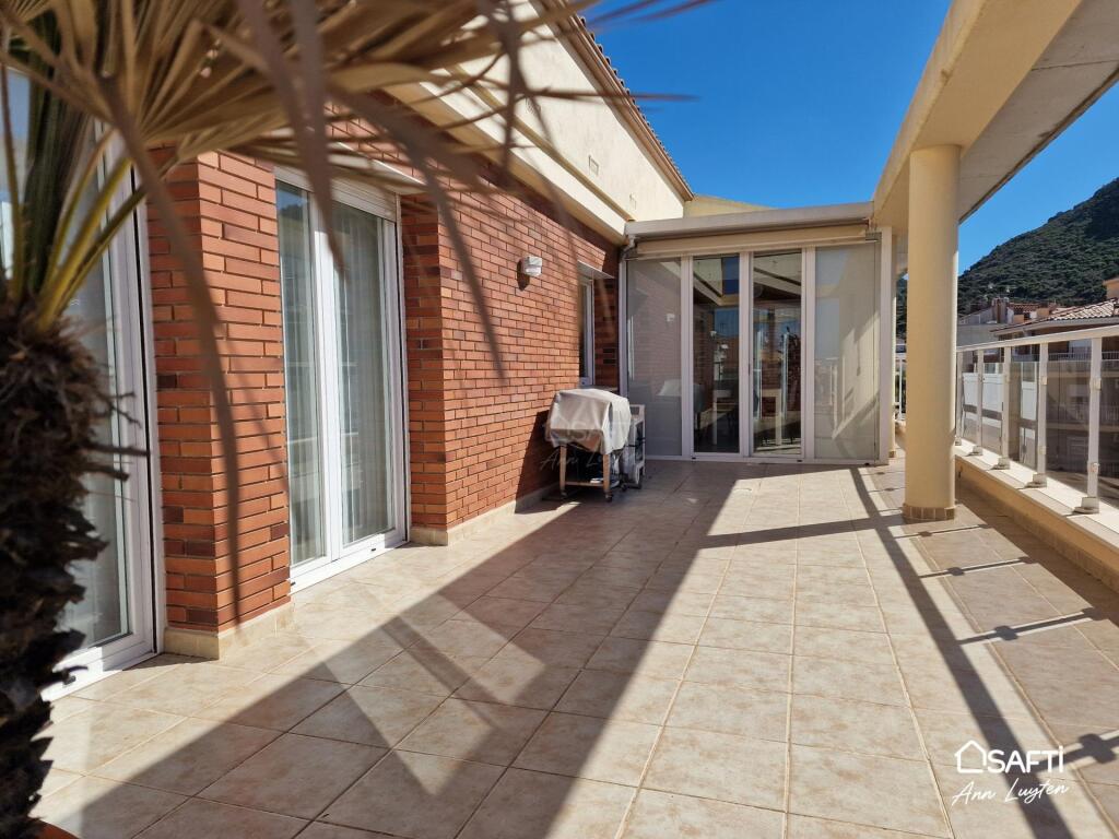 Imagen 2 de Ático en venta con varias terrazas centro Roses