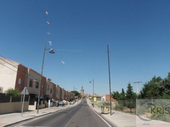 Imagen 3 de VENTA CHALET ADOSADO EN CHOZAS