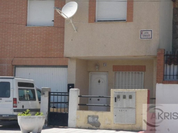 Imagen 1 de VENTA CHALET ADOSADO EN CHOZAS