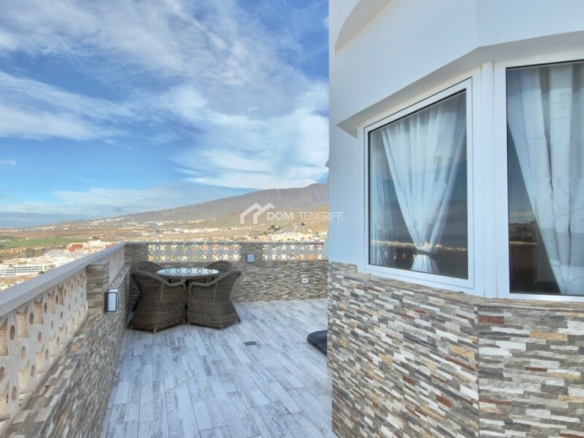 Imagen 2 de Casa de pueblo en Venta en Adeje Santa Cruz de Tenerife