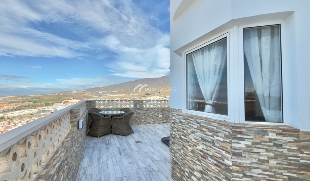 Imagen 2 de Casa de pueblo en Venta en Adeje Santa Cruz de Tenerife