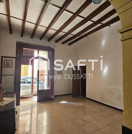 Imagen 2 de Oportunidad!! Casa de pueblo con garaje en el centro de LLucmajor